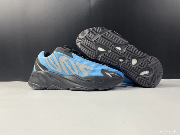 Yeezy 'Bright Boost Cyan' GZ3079 ADIDAS 700 MNVN 0722